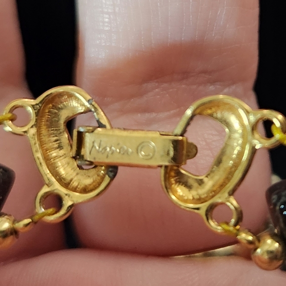 Napier Black Resin Chevron NAPIER statement necklace - Picture 5 of 8